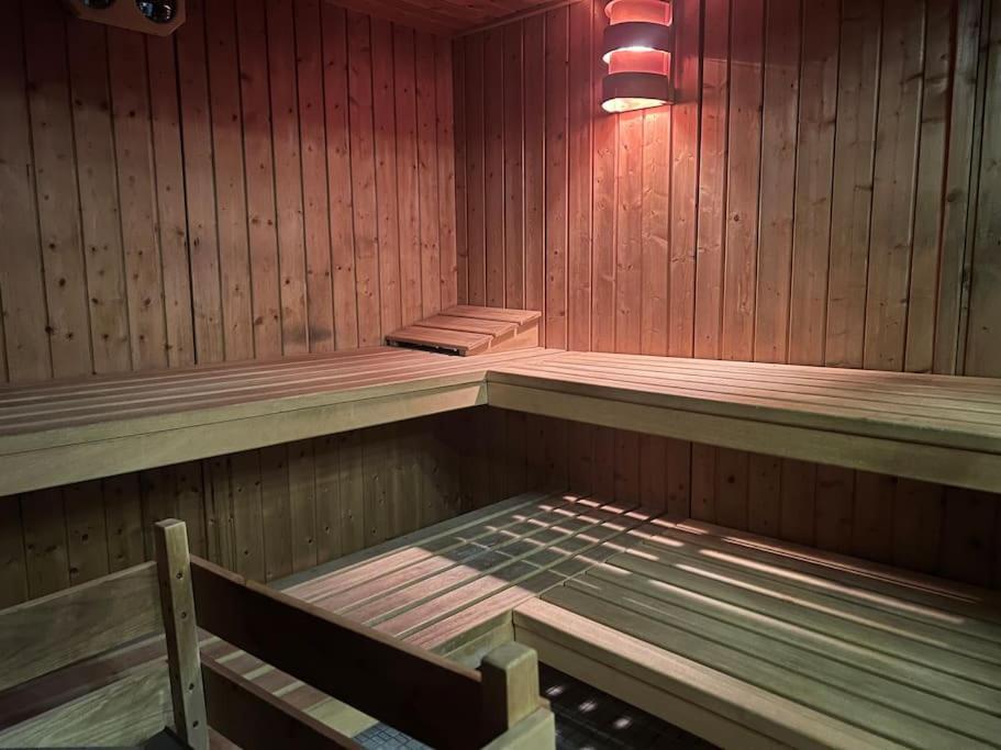 Villa Casa Blanca Mit Privatem Schwimmbad 26 Grad Und Sauna Duisburg Buitenkant foto